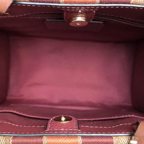 Coach Dempsey Tote 22 In Signature Jacquard With Stripe And Patch - Picture 13 of 16